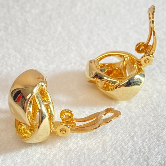 Stud Earrings Gold Tone Knotted Clip Ons - Picture 6 of 9